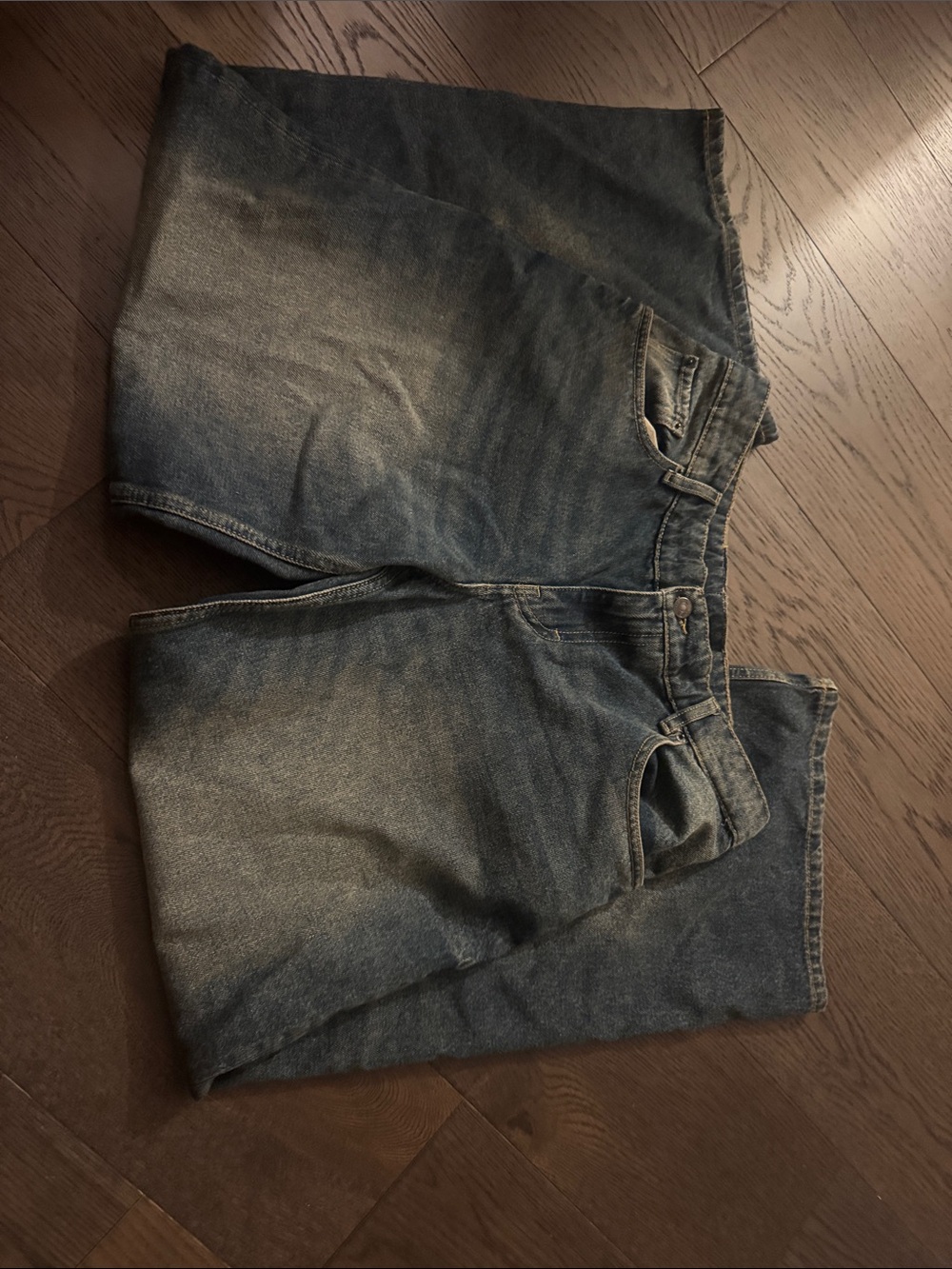 Motel rocks w 30 dark wash jeans